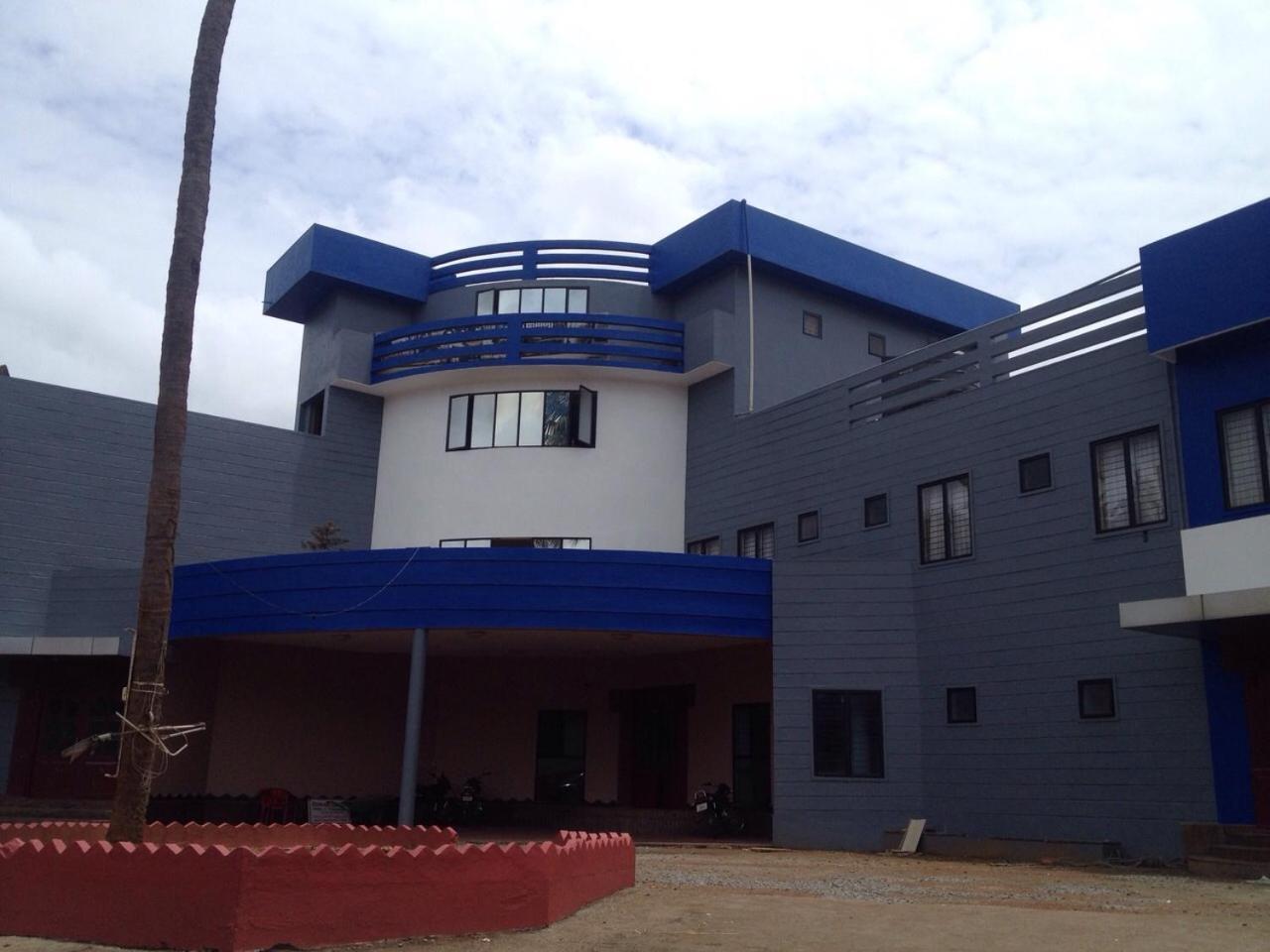 Thrissur Kallada Golden Hotel מראה חיצוני תמונה
