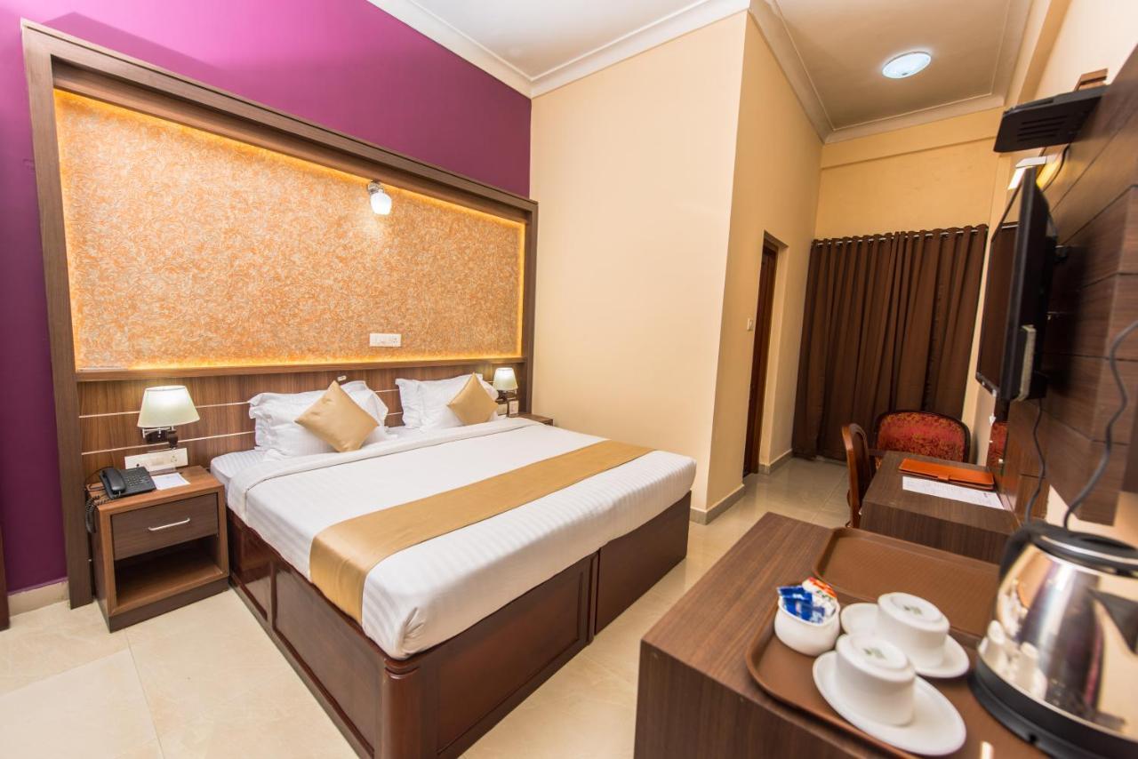 Thrissur Kallada Golden Hotel מראה חיצוני תמונה