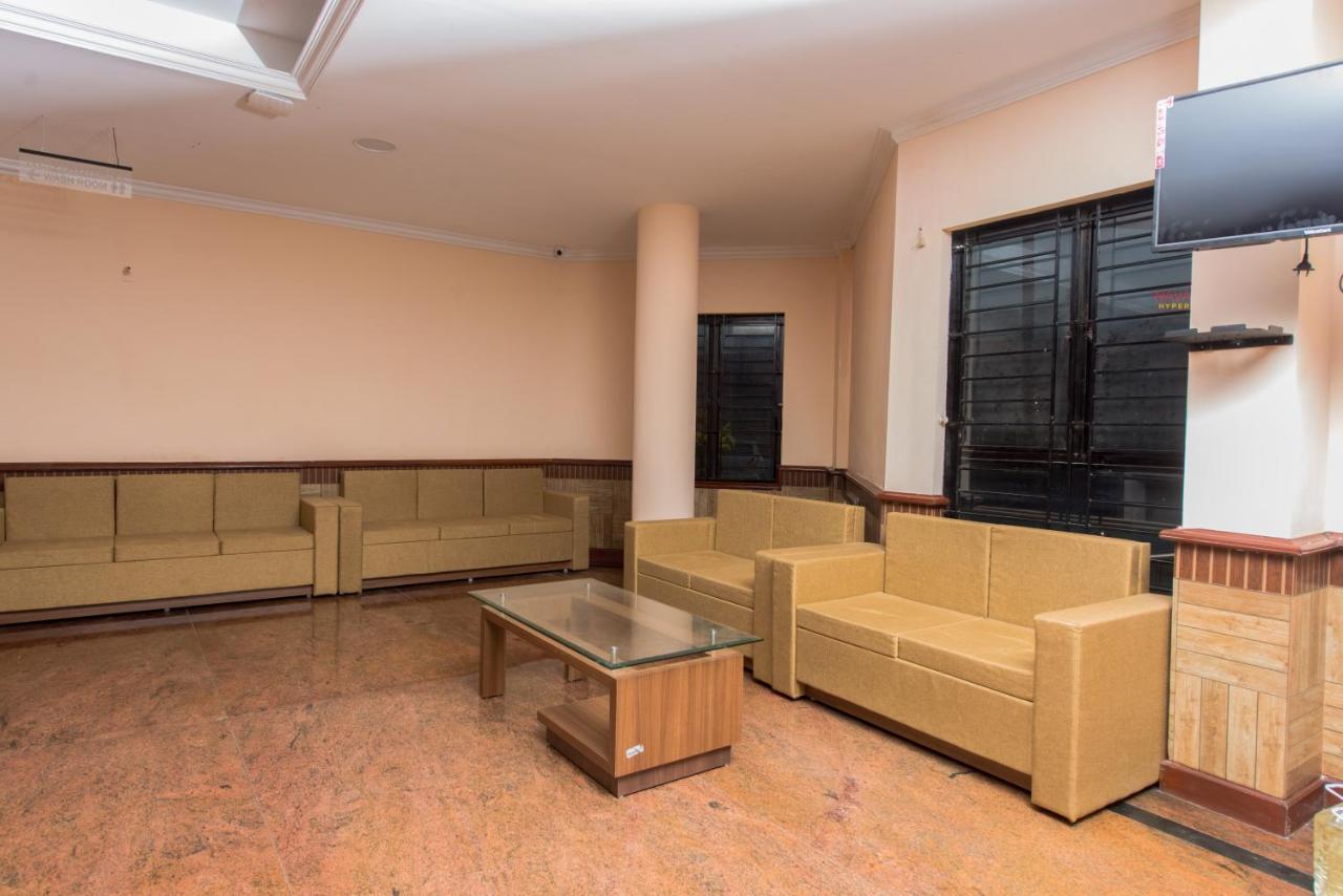 Thrissur Kallada Golden Hotel מראה חיצוני תמונה