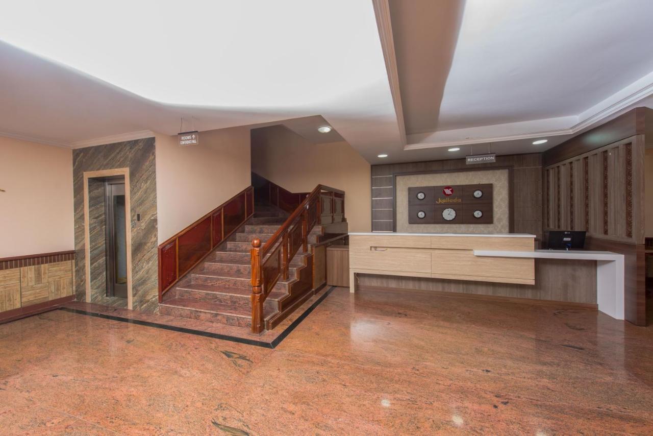 Thrissur Kallada Golden Hotel מראה חיצוני תמונה